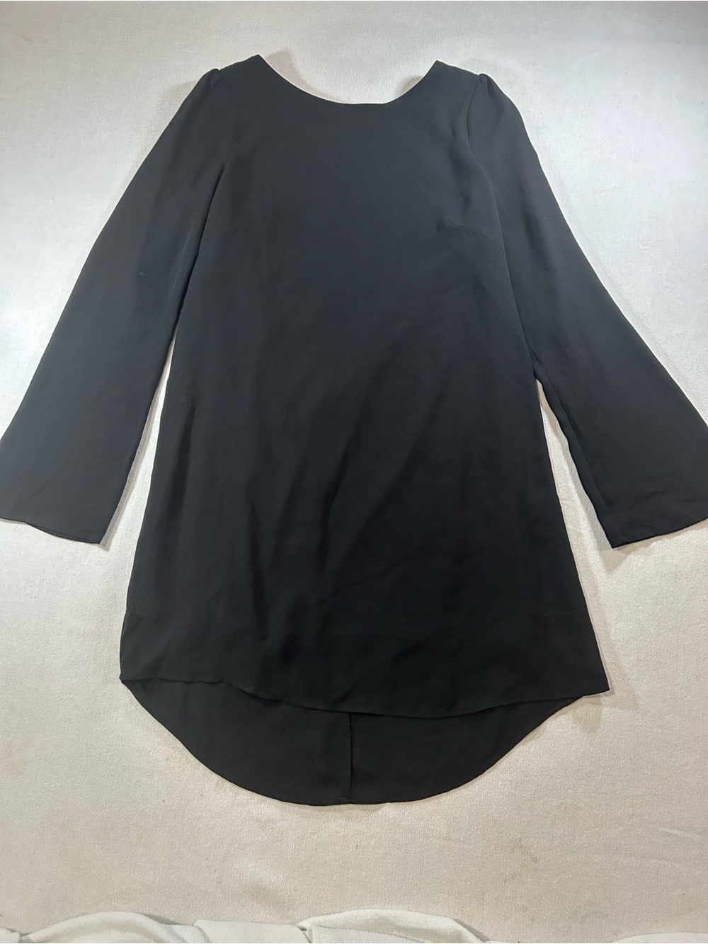 Express Black Backless Long-Sleeve Shift Dress